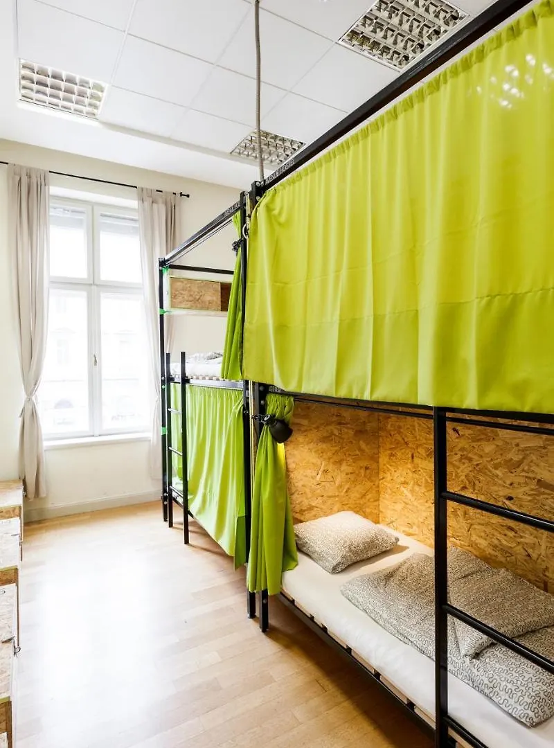 Avenue Hostel Budapest 0*,