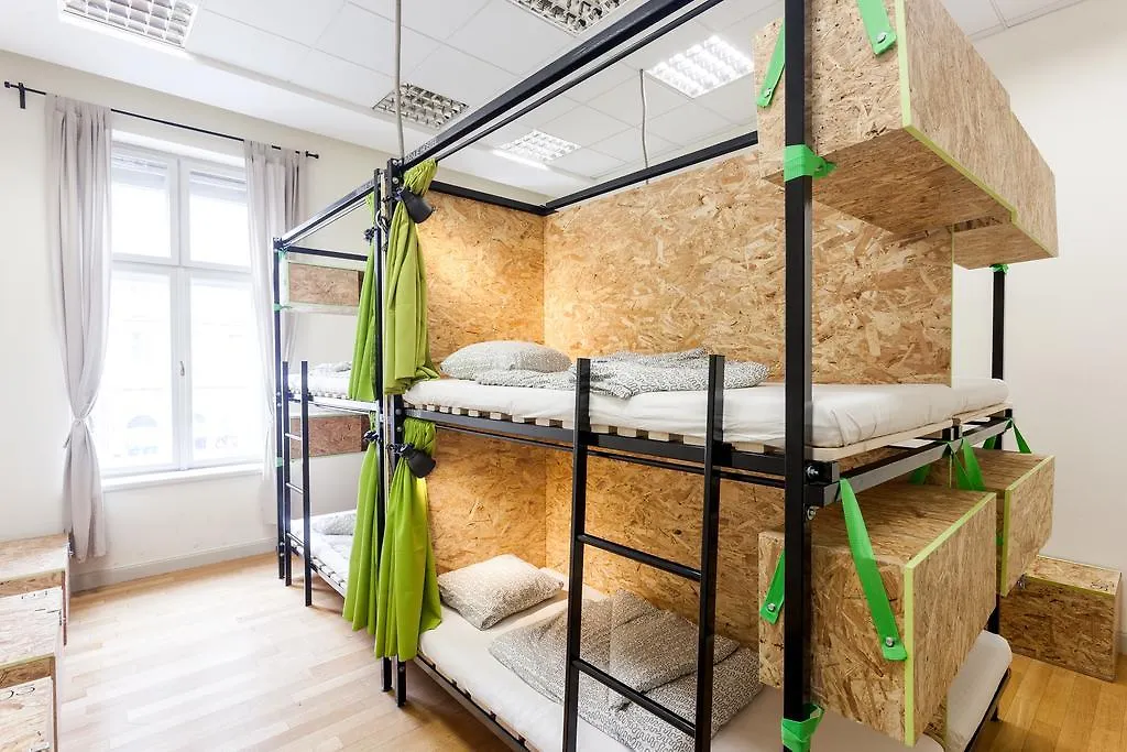 Avenue Hostel Budapest 0*,